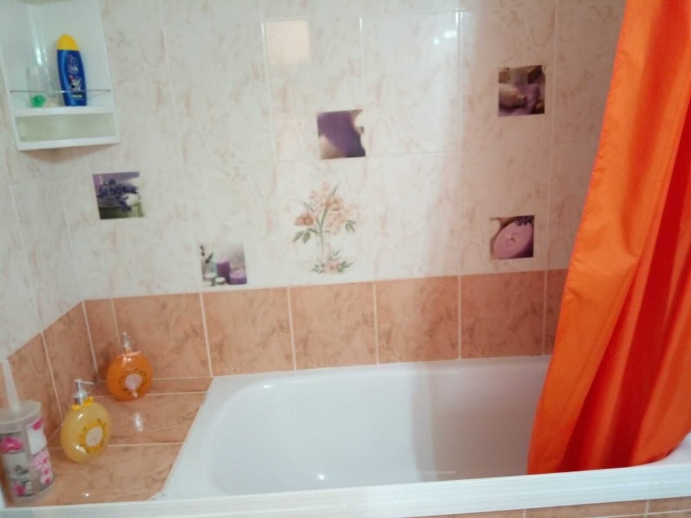 Wonderful top Floor Apartment Ideally Located Between sea and the City Center photo 3