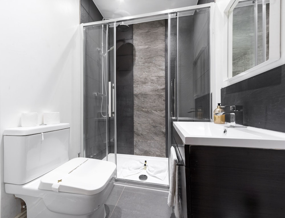 Whitechapel Grand