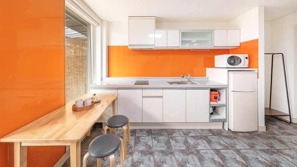Gapeong Eoneunal Spa Pet Pension
