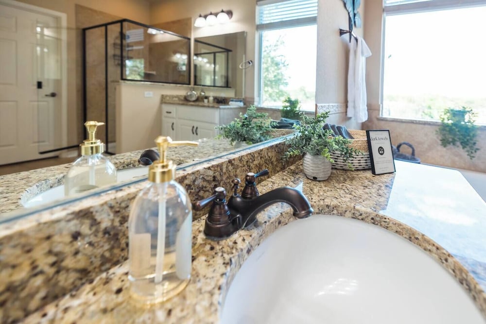 Austin Charm Home by The Key Rentals
