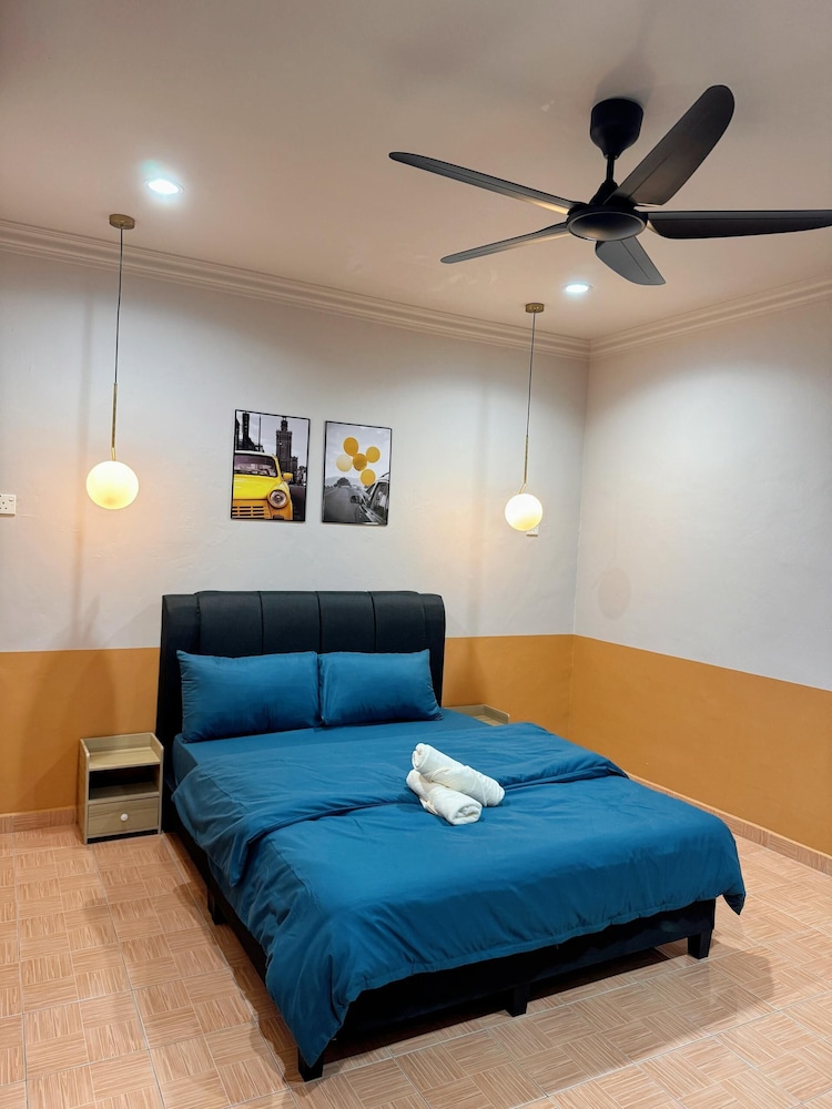 Comfy Tok Sira Home Kuantan 5 BR