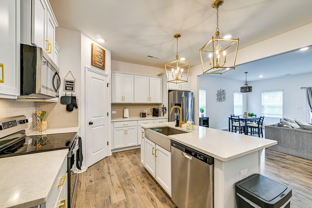2 Mi to Whitewater Center: Suburban Abode w/ Patio