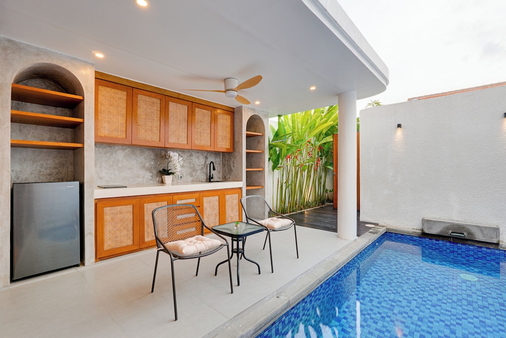 LaLuxe Villa and Residence