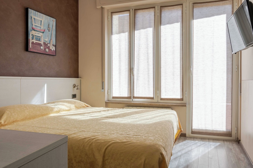 Hotel 3 Comfort and Serenity Heart of Ventimiglia photo 2