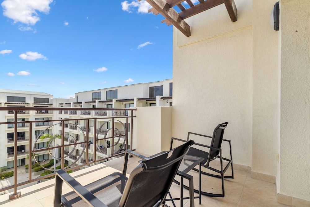 Palm Aruba Condos