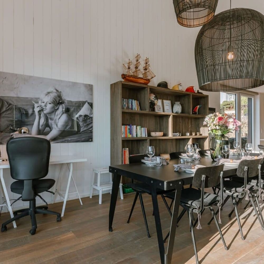 Stylish Holiday Home Close to the Beach