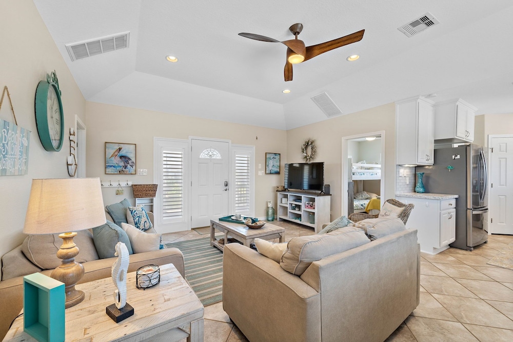 Purple Pelican Paradise by Ryson Vacation Rentals