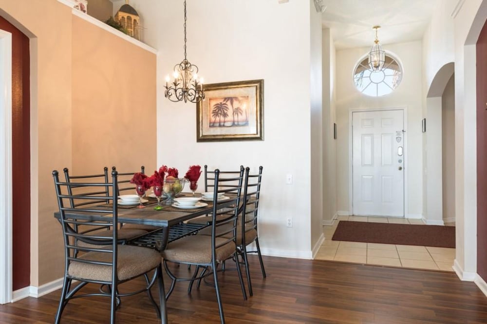 Windsor Palms Villa Pool Close to Disney