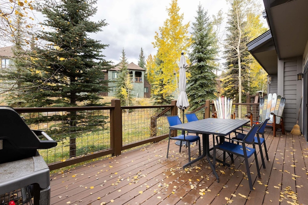 1952 Northstar 3 Bedroom Townhouse by RedAwning view 5