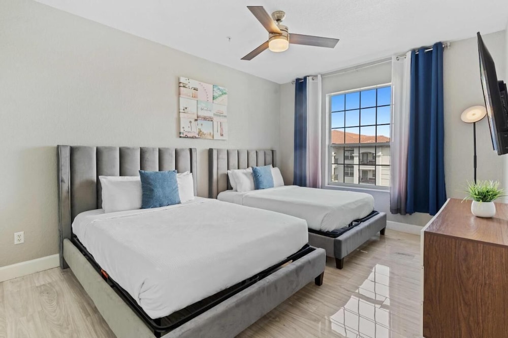 Vista Cay Swanky