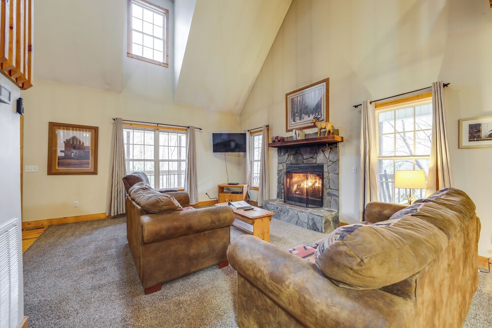 Play & Unwind! Home w/ Hot Tub in Maggie Valley