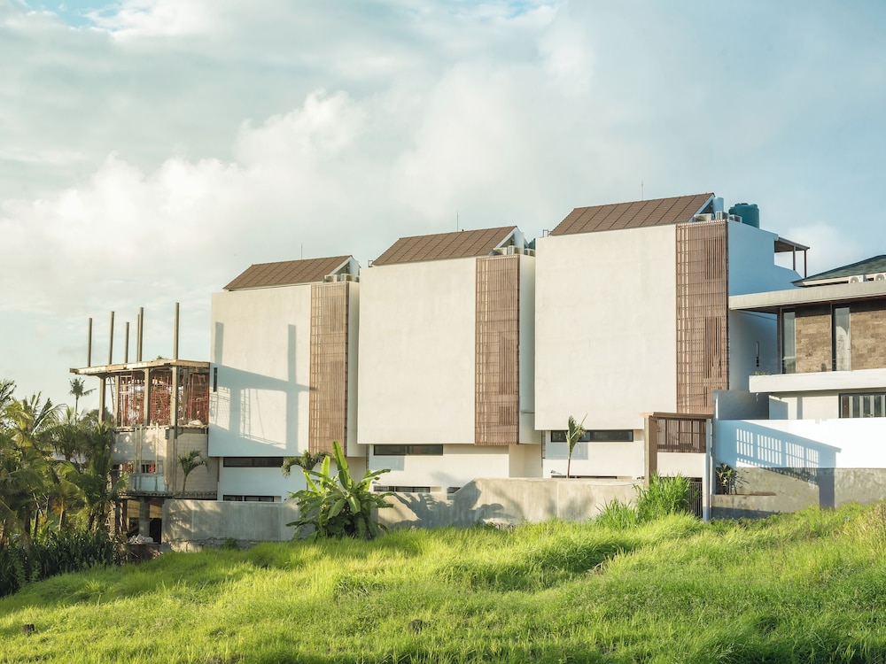 The Bali Manor Collection