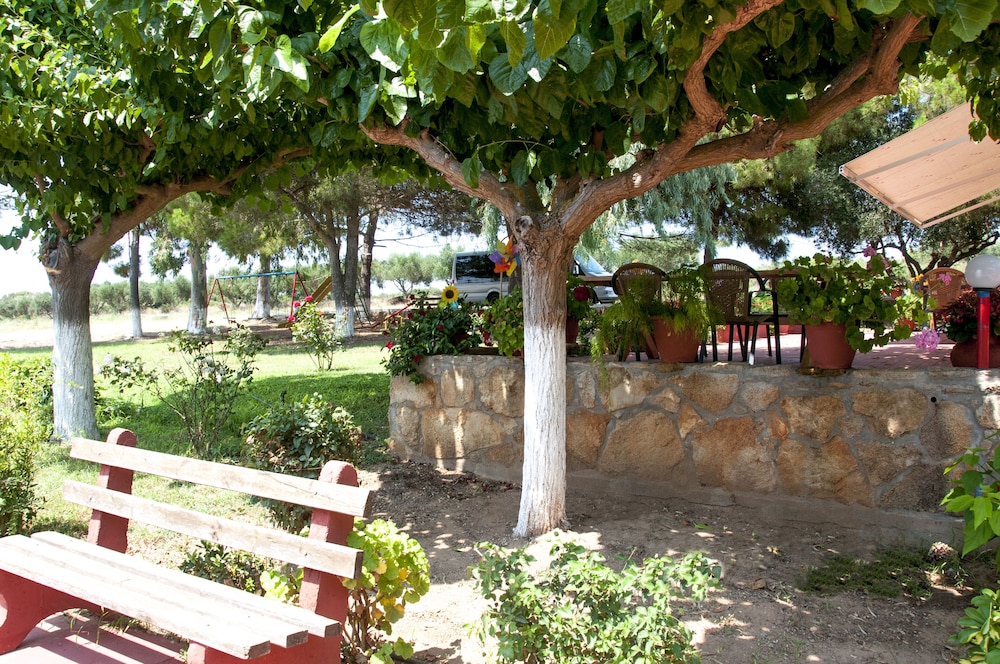 Apartments Hotel Alexandros view 2