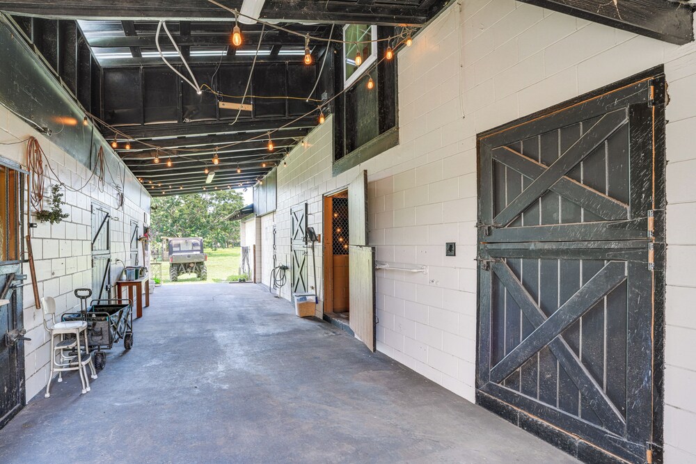 Cozy Altoona Studio w/ Fire Pit: Farm On-site!