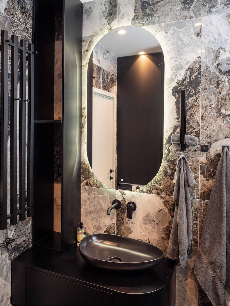 Residence Republic Square- Luxury at Top Location
