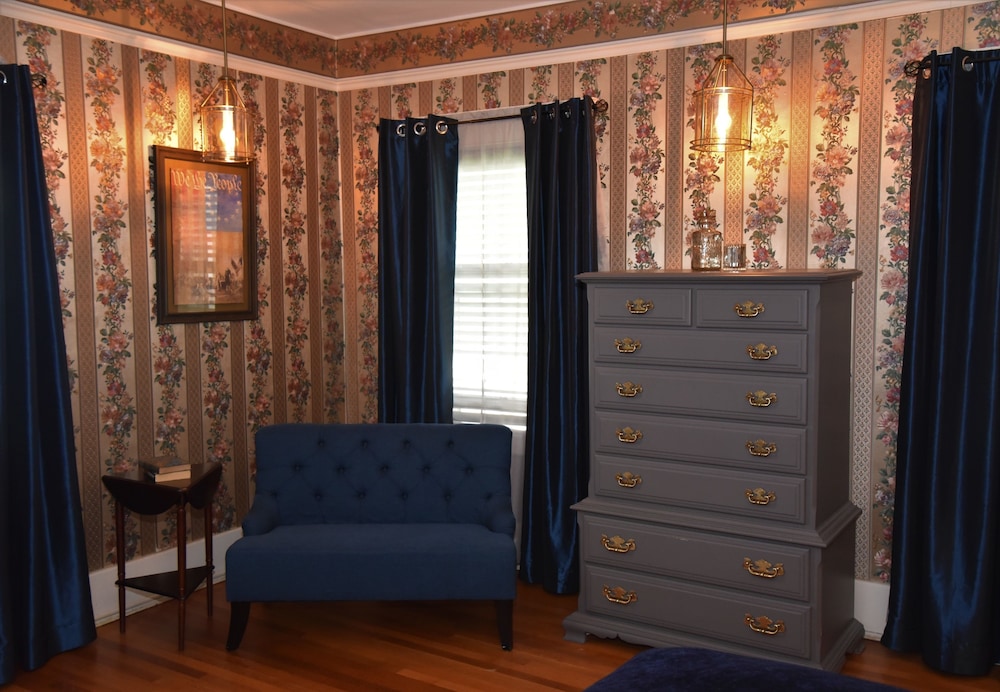 Grand Colonial B&B