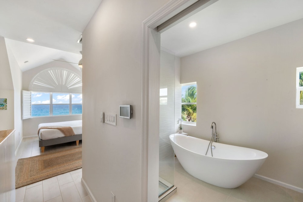 Coconut Bay 126 in West Bay