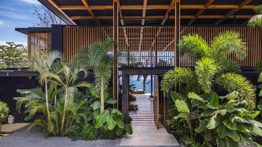 w Amazing 6BR Villa w Swimming Pool in Costa Rica