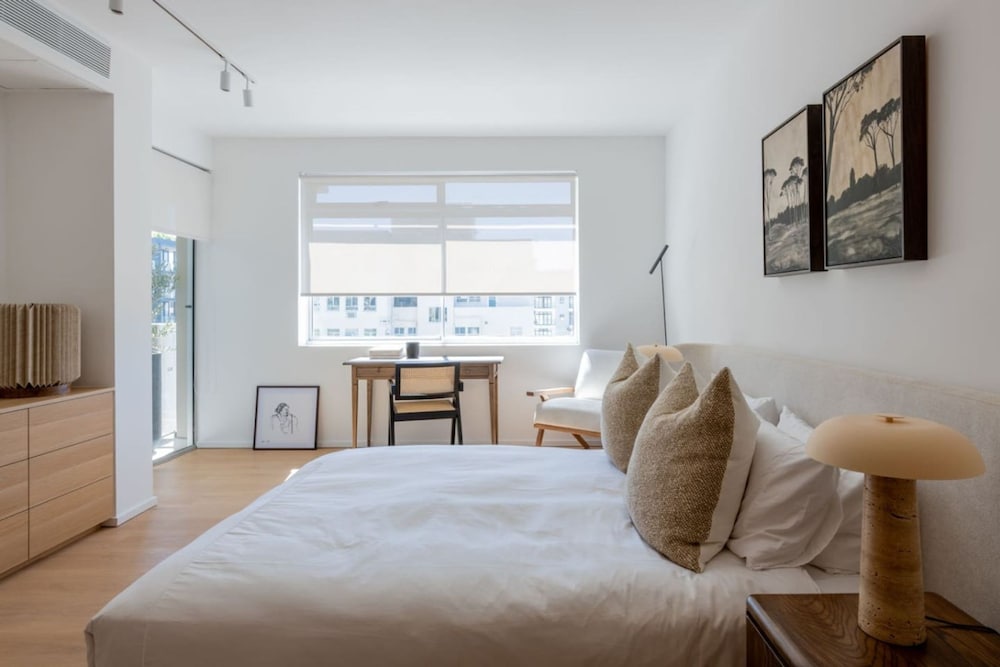 Casa Mia Lux - Sea Point 2 Bedroom Apartment