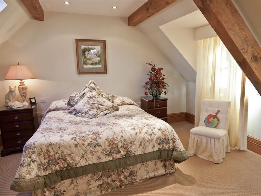 Little Red Rooster Rest and Spa