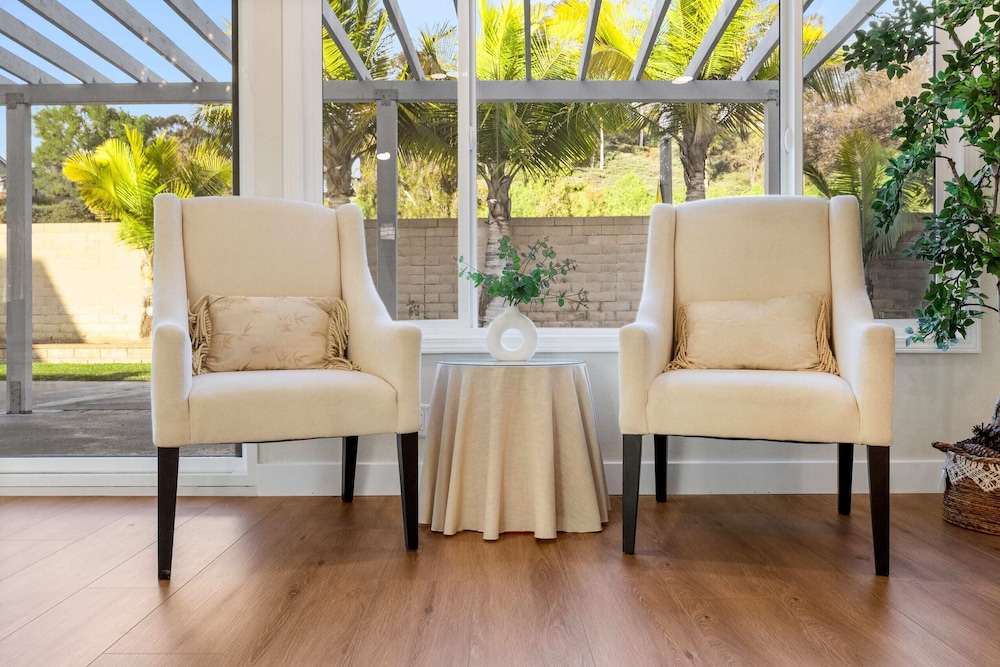 @ Marbella Lane - Cozy Gem Near Nature Trails