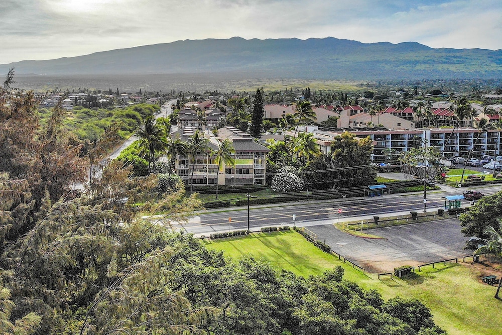 Haleakala Shores A-301 - Golden Sand Beaches, Ocean Views, Sleeps 6, Split AC!