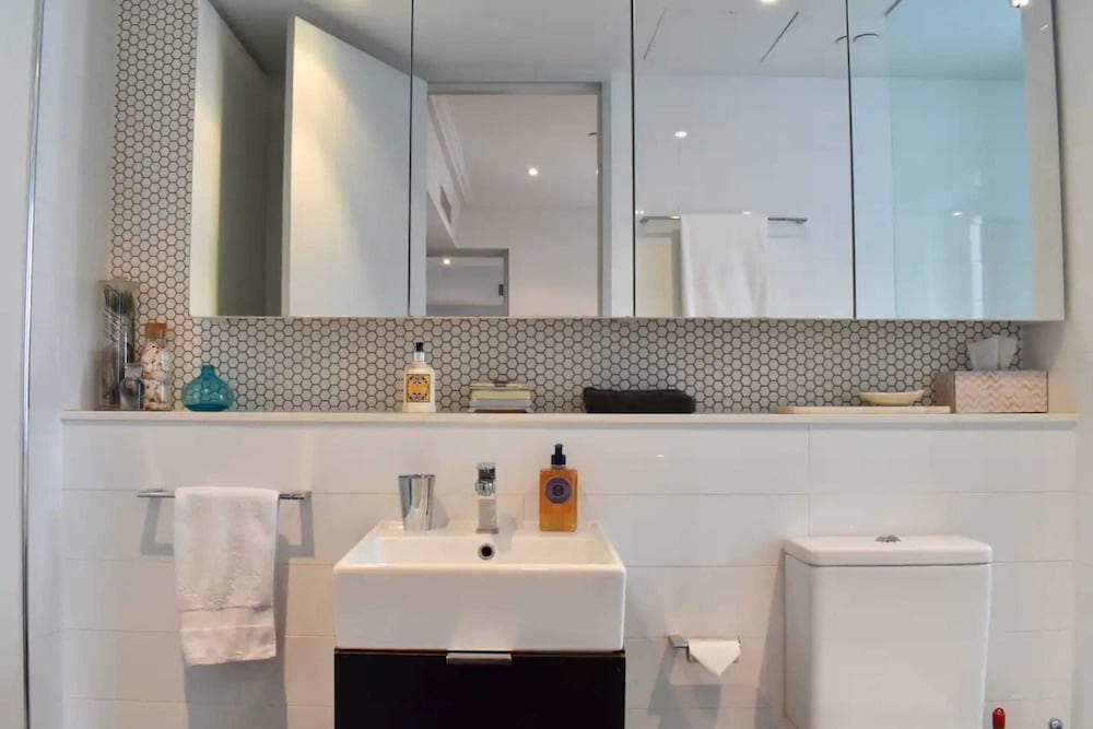 Stylish 1 Bedroom Apartment in Vibrant Potts Point