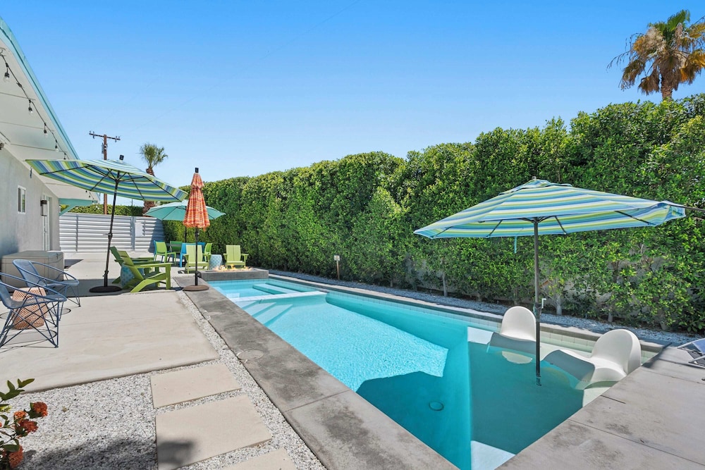 Modern Heart Oasis With Pool!