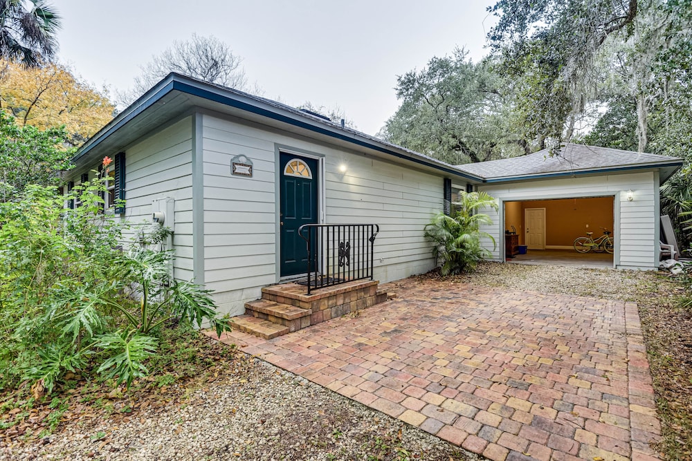 Palm Coast Vacation Rental < 1 Mi to the Beach!