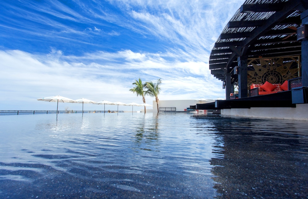 Hotel Quivira Los Cabos Condos and Homes -Vacation Rentals