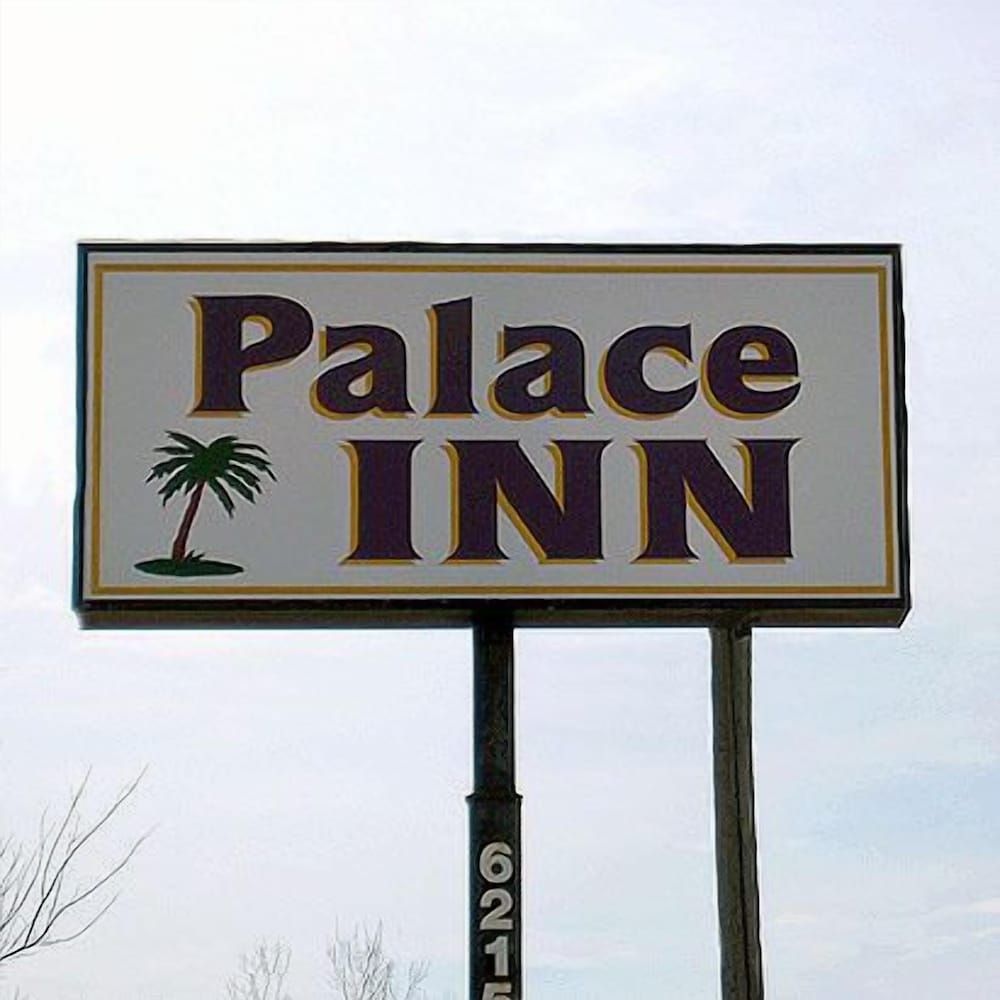 Des Moines Vacations - Palace Inn - Property Image 1