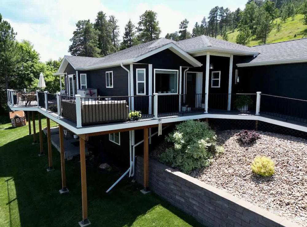Black Hills Getaway With Hot Tub Game Room for 18