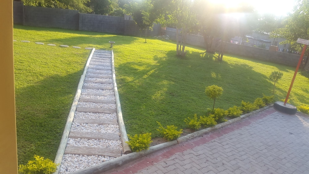 Maun Executive Inn