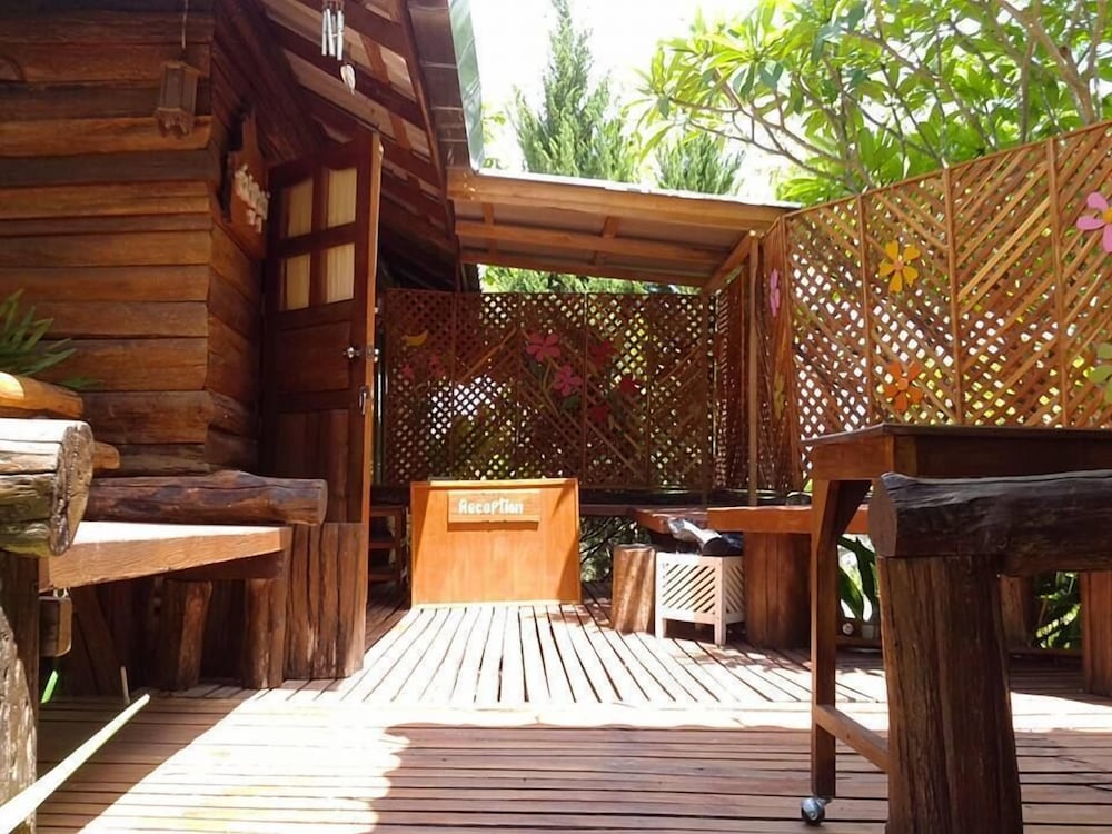 Montri Garden House