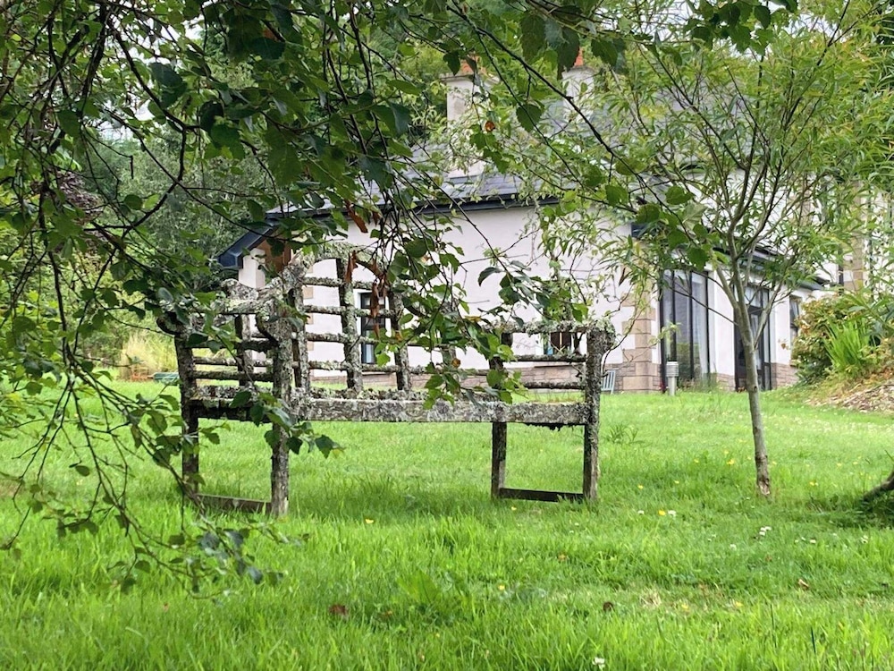 Peace Apartment With Views Near Gorey
