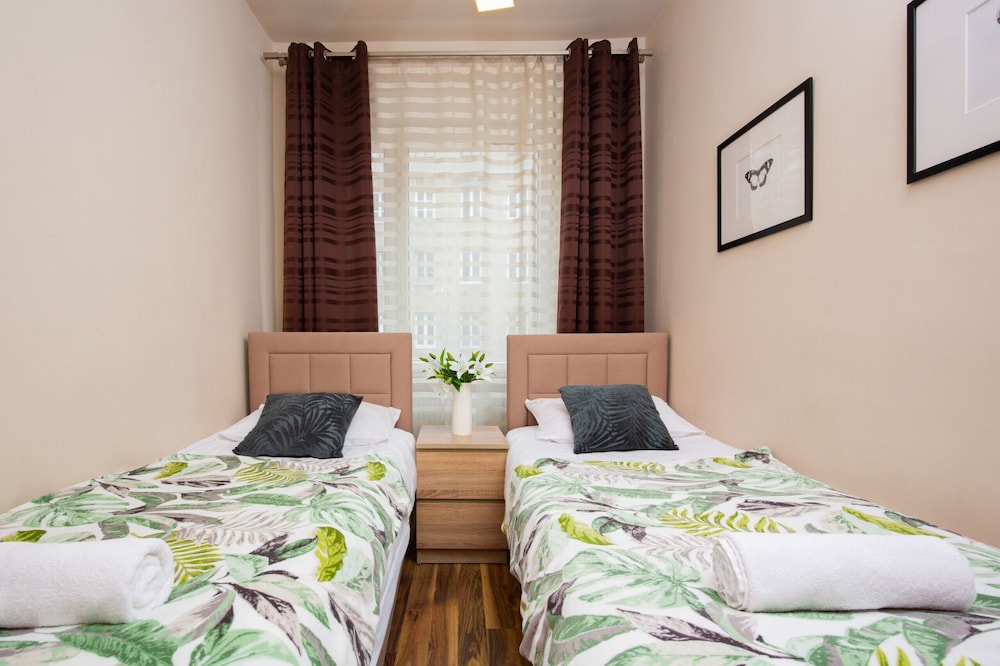 Apartments Warsaw Hoza by Renters view 3