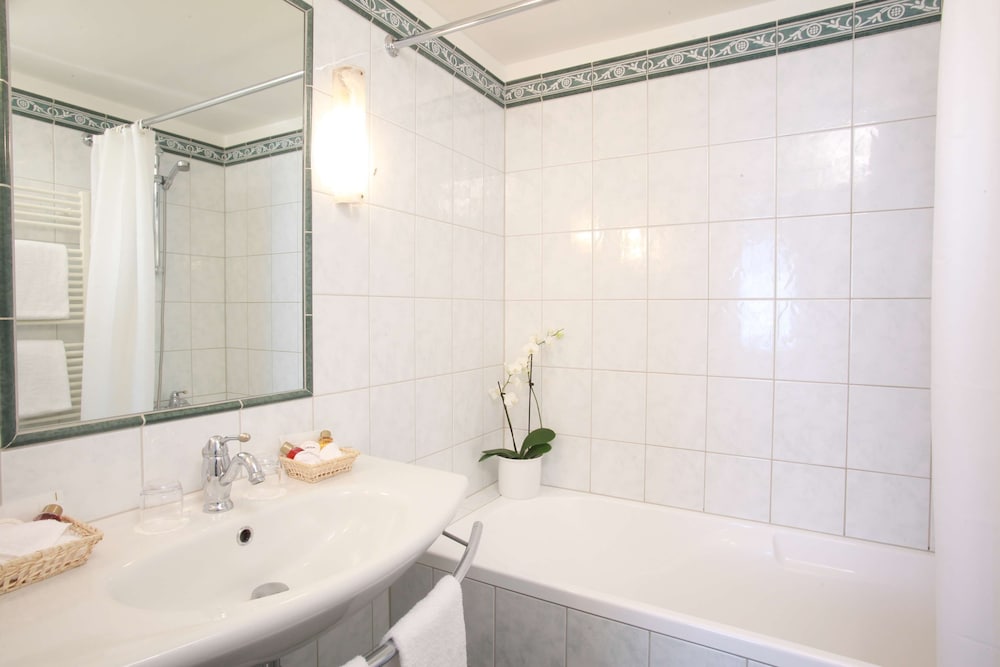 Frankfurt Vacations - Hotel Monopol - Property Image 4