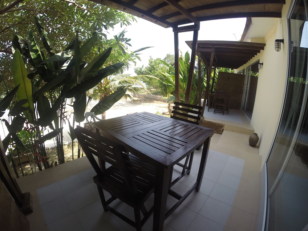 Moon Beach Resort