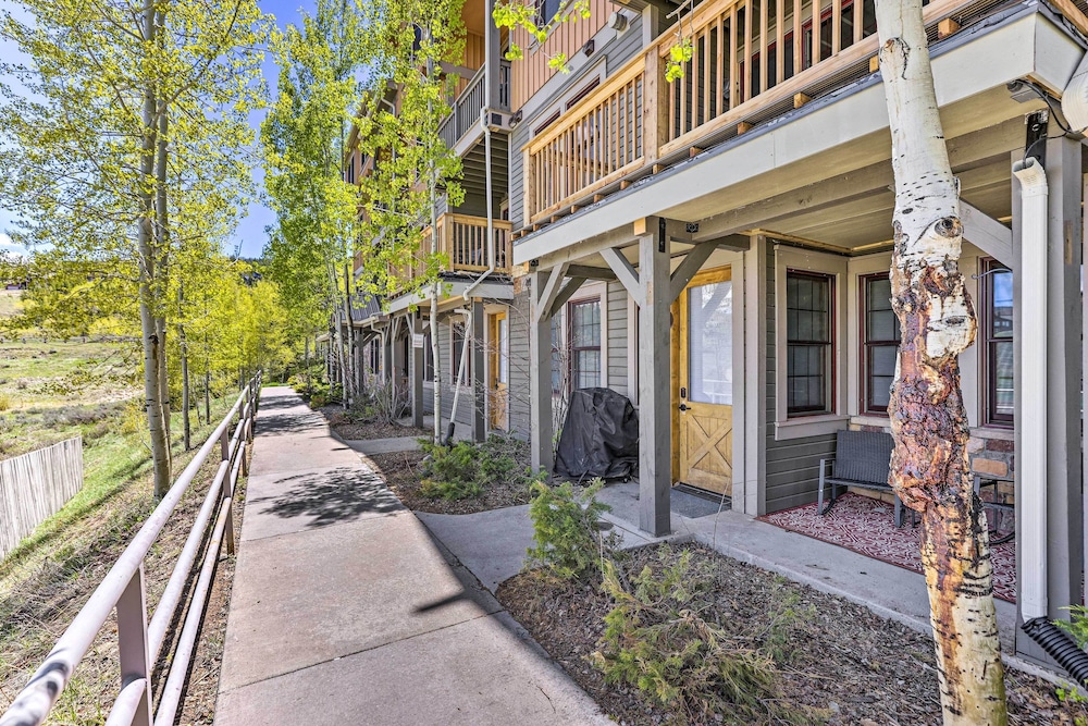 Idyllic Condo w/ Grill < 1 Mi to Granby Ranch view 5