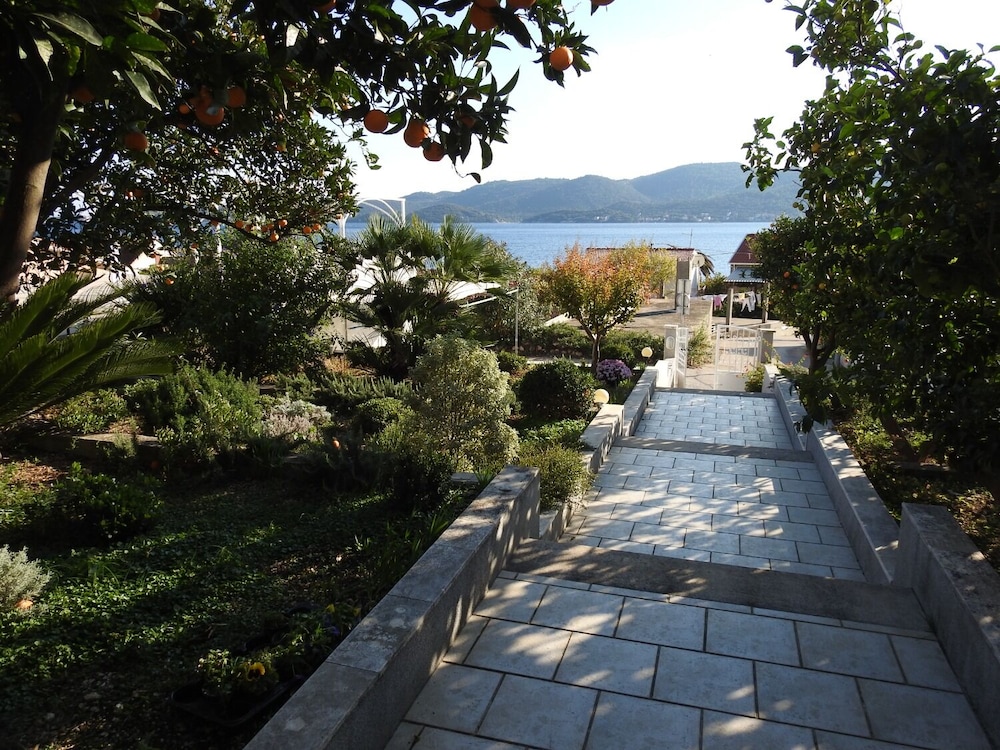 Sugor - 70 m From sea - Plavi-sa2 view 3