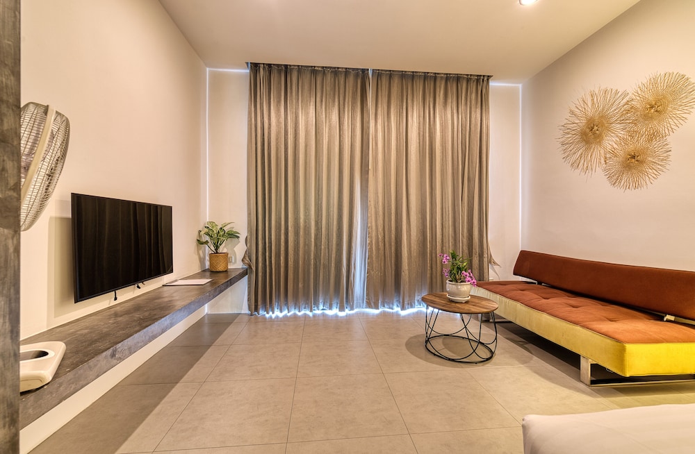 Baan Rawee Apartments