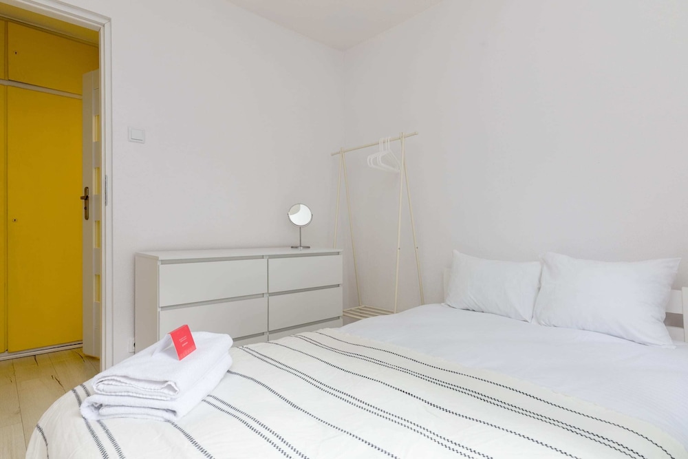 Rondo ONZ Sunny Apartment view 4