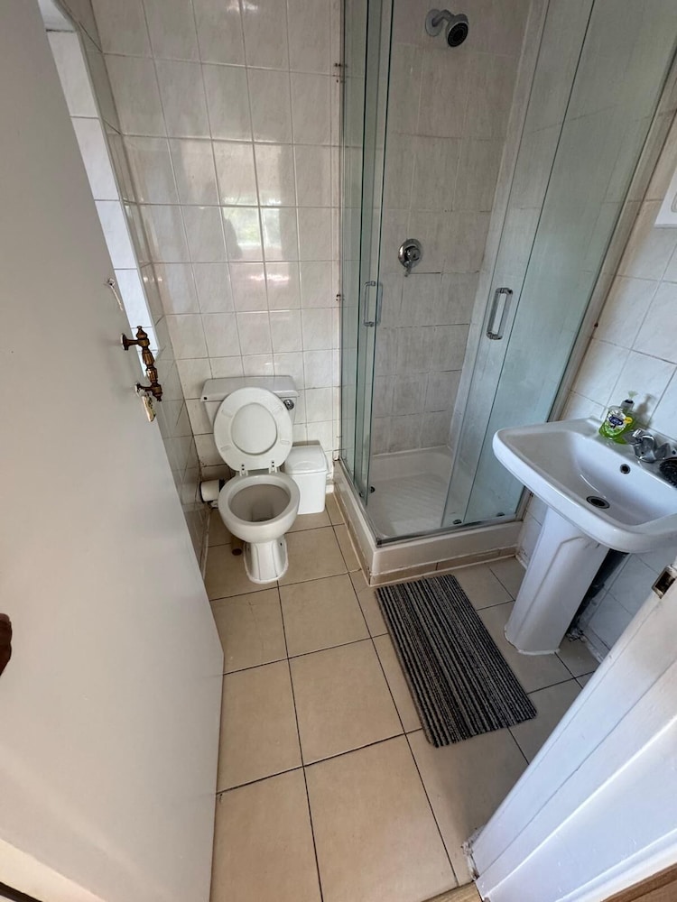 3BR Home Near Hounslow West Tube Station