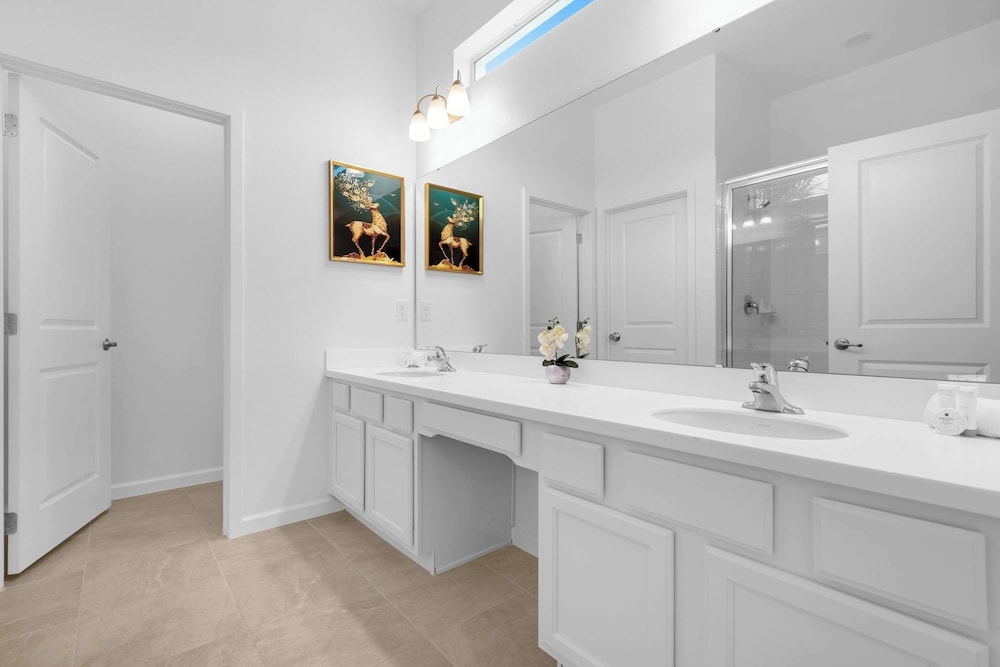 Upstay: Themed Family Home w Pool & Games Room