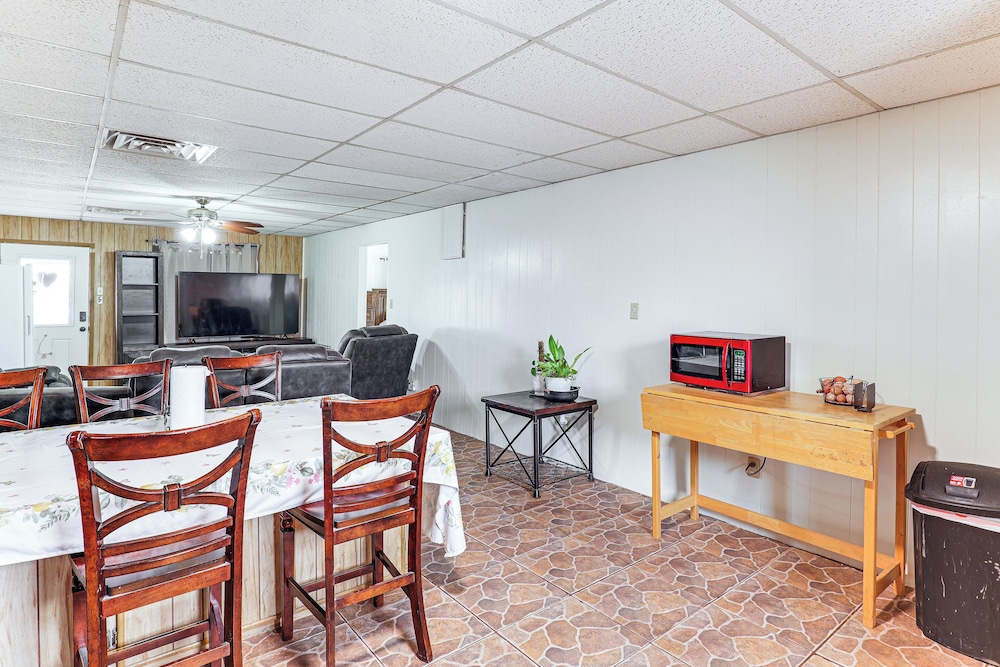 7 Mi to Dtwn Odessa: Home w/ Large Yard!