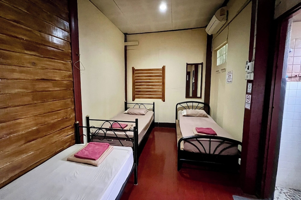 Baan Lanna At Phrasingh