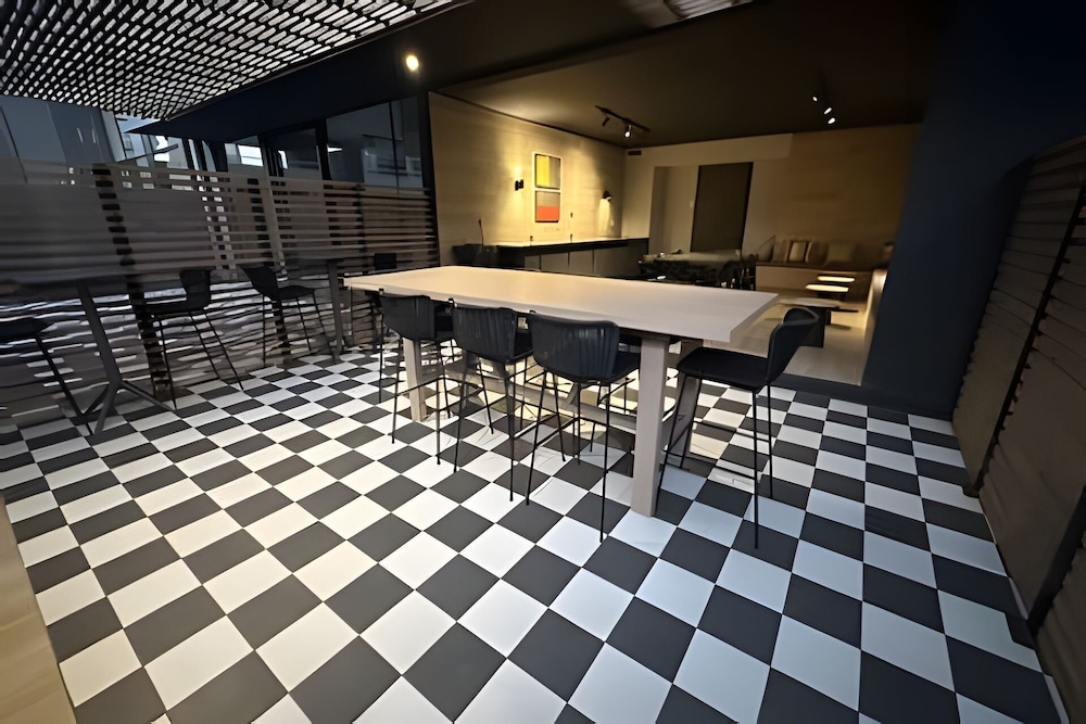 Oceana Suites San Eugenio