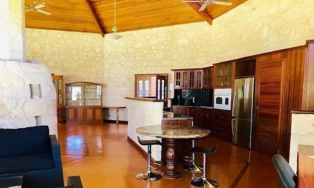 Harmony Forest Accommodation and Vineyard