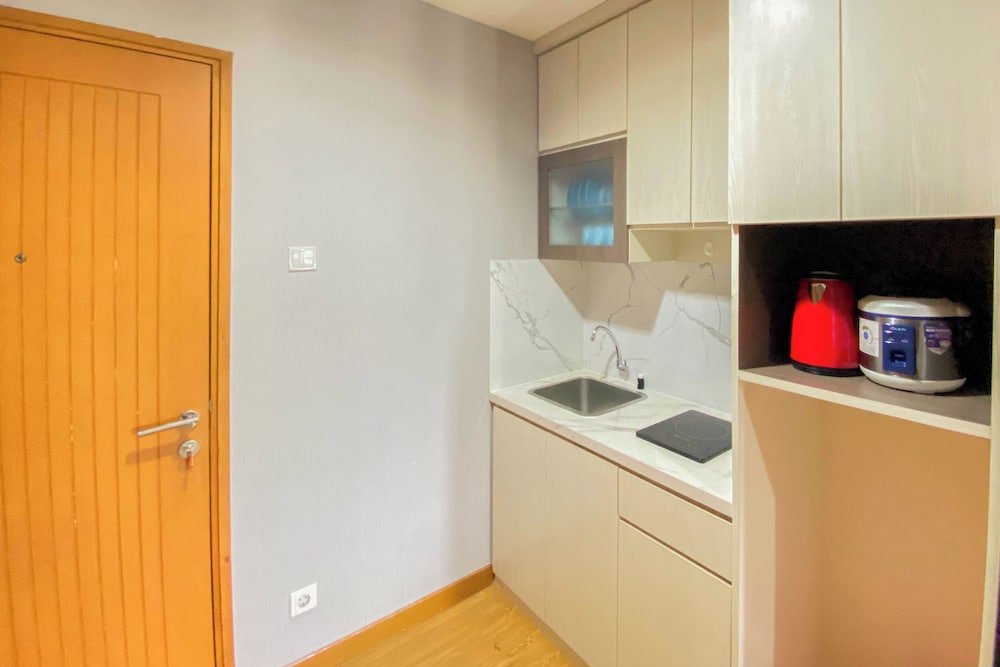 Comfort Living 2Br At Cinere Bellevue Suites Apartment