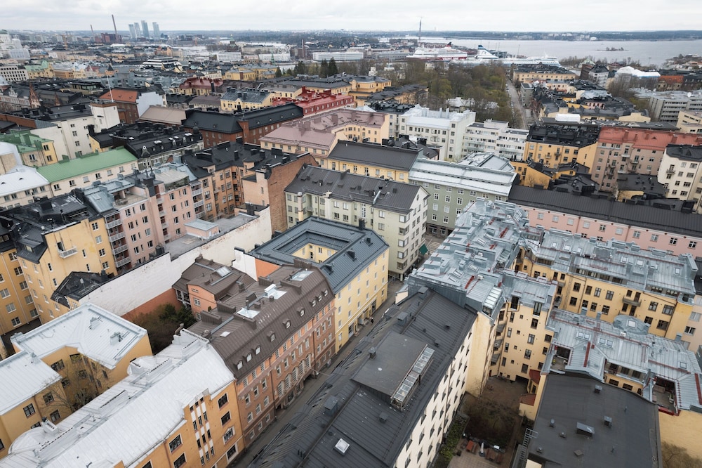 Renovated Top Floor Studio in Kallio